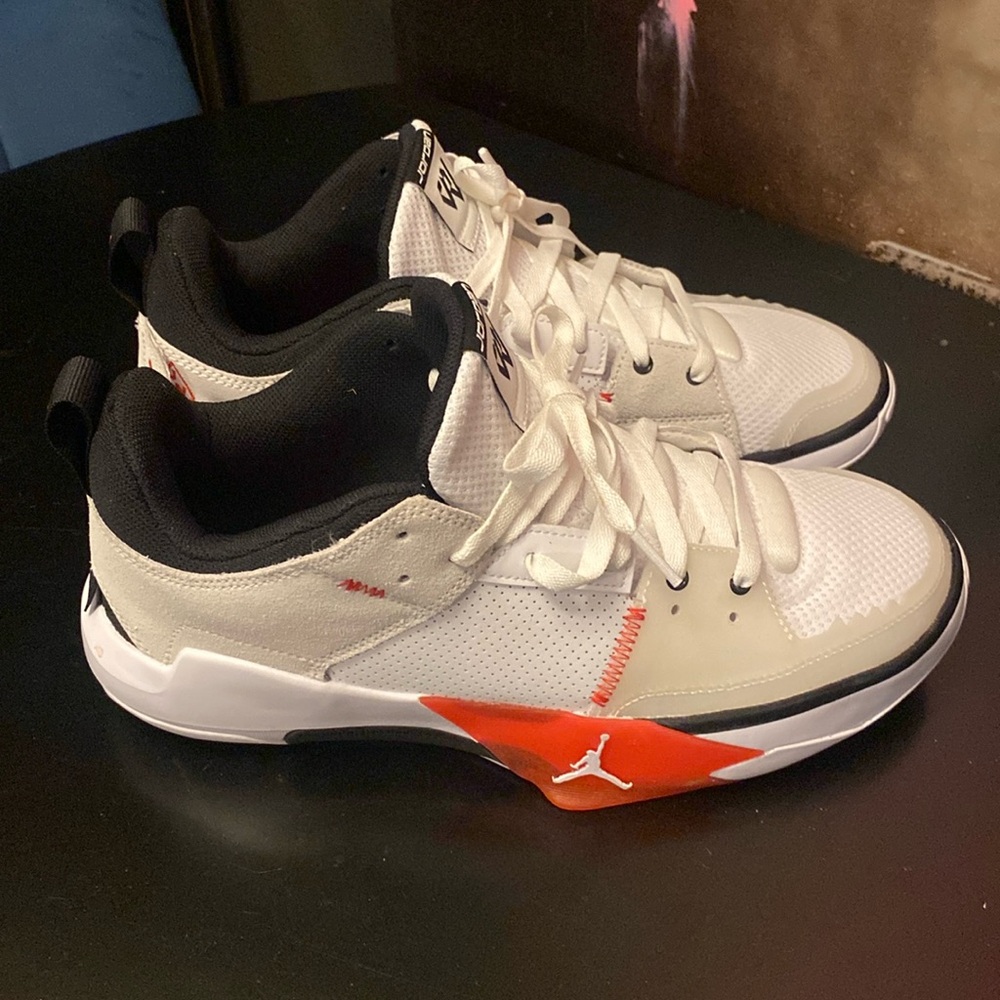 Jordan Westbrook barely worn Men’s size 9 Sneakers